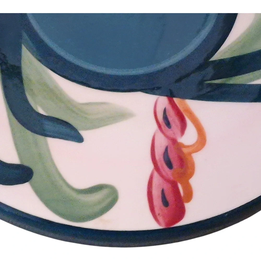 Gail Pittman Trivet Dated 1988 Green curving arms around a Green Center